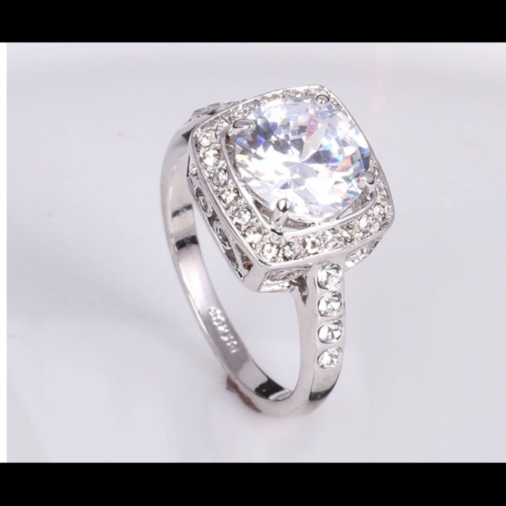 Silver plated clear cz ring size 7